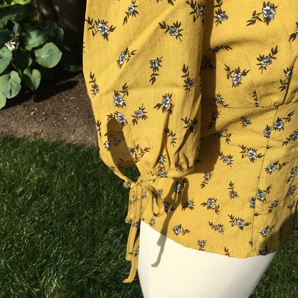 etophe studios Gold Floral Blouse - Picture 3 of 3